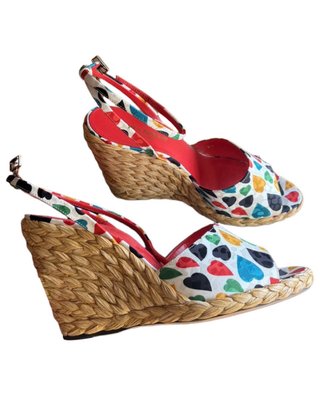 Nuove infradito con zeppa Yves Saint Laurent
