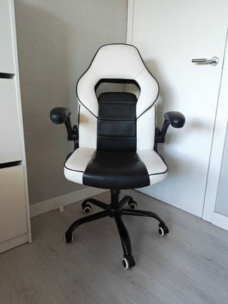 Silla de escritorio/gaming negra y blanca