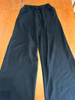 Pantalón Negro de Corte Holgado