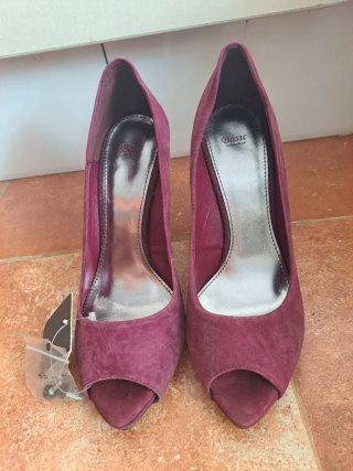 Zapatos de tacón Zara burdeos sin estrenar