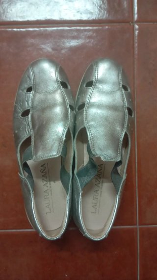 Zapatos plateados Laura Azaña