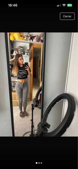 Pantalones grises ajustados
