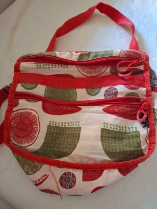 Bolso estampado frutas y flores