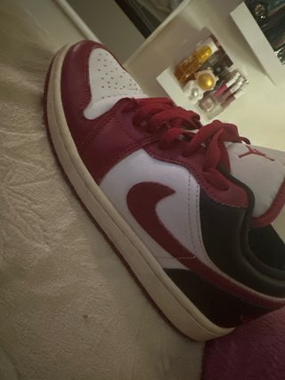 VENTA EN MANO Nike Jordan Rojas y Blancas