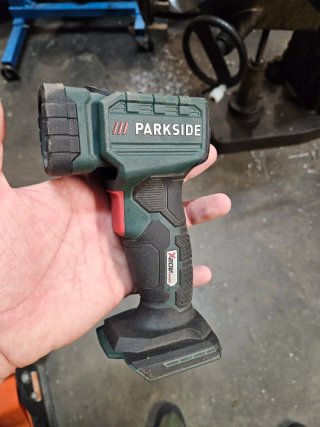 Linterna Parkside X 20V Team