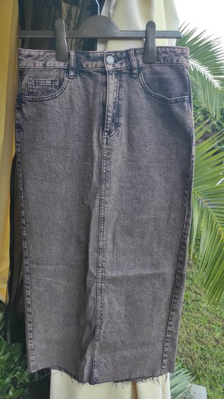 Falda vaquera Stradivarius gris talla 38