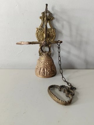 Campana de Pared Antigua
