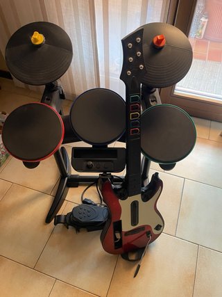 Chitarra e Batteria Elettronica