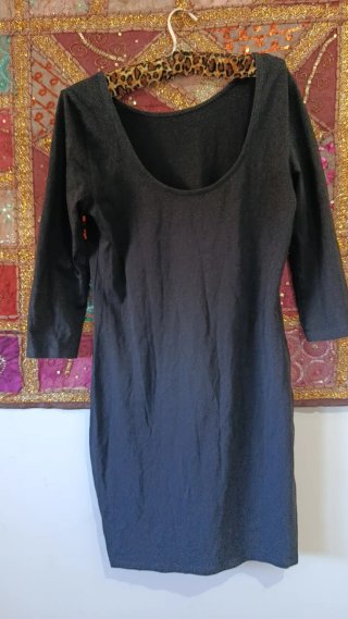 Vestido Negro mangas 3/4 nuevo