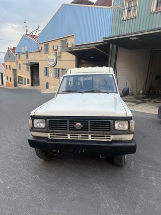 Nissan Patrol techo alto 7 plazas 4 cilindros