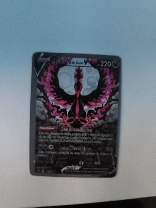 Carta Pokémon Moltres de Galar V 220 HP