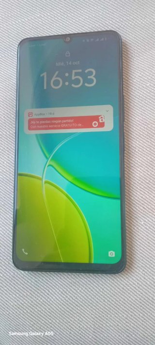 Cellulare vivo in ottime condizioni con custodia e caricabatterie originali