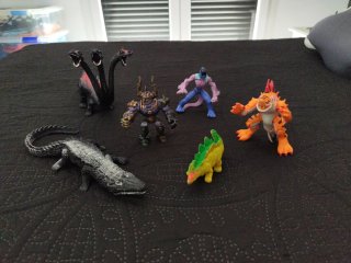 Lote Figuras Monstruos y Dinosaurios