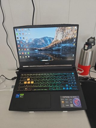 MSI Katana 15 B12U / i7 / SSD 512GB / RTX 3050