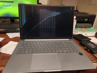 Samsung Galaxy Book 4 (Pantalla dañada)