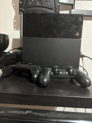 PS4 (PlayStation 4) 1TB con 2 mandos
