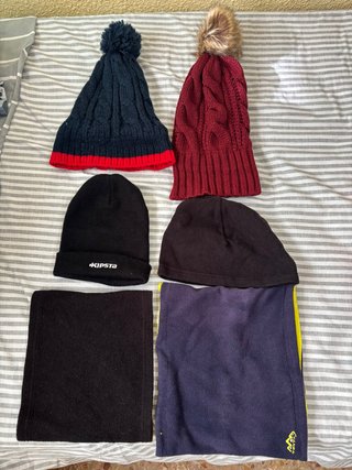 Pack Ropa Invierno ( 4 gorros y 2 bragas)