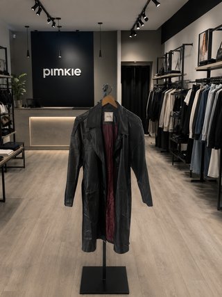 Gabardina de cuero Pimkie negra Talla M