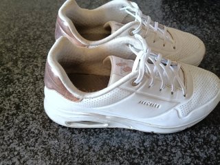 Deportivos Skechers niña blancos y dorados