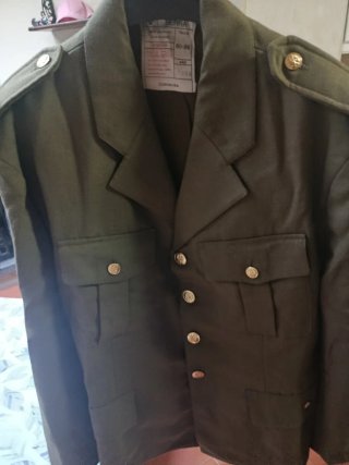 Chaqueta militar talla 60-86 y pantalones 56/R 6