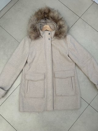 Abrigo de paño beige con capucha