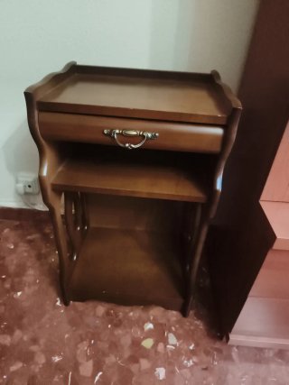 Mesa Auxiliar para Teléfono de Madera