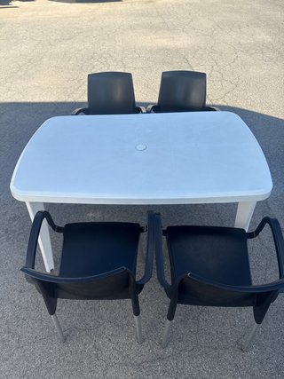 Mesa y 4 Sillas Jardín