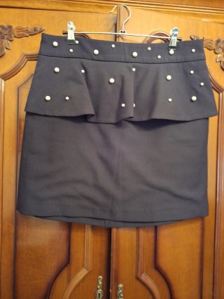 Falda Negra con Perlas