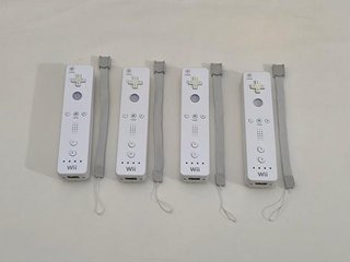 4 Mandos Nintendo Wii + 4 Correas