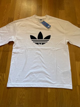 Camiseta adidas Blanca con Logo