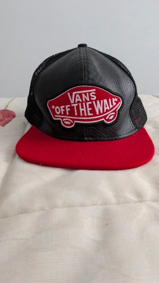 Gorra Vans Rejilla Negra y Roja