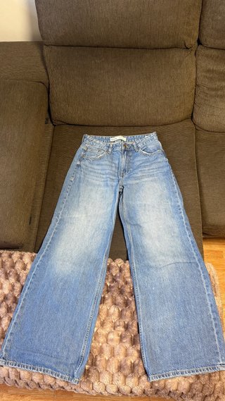 Pantalón vaquero Bershka ancho T.36