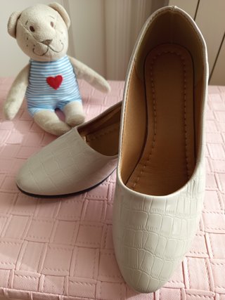 Zapatos de cuña SHEIN con patrón de cocodrilo