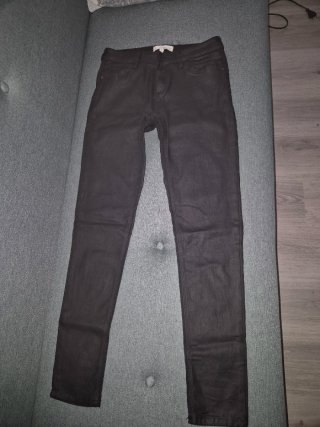 Pantalón Pitillo Efecto Cuero Negro chica