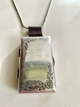 Collar Zara Caja/Espejo Plata y Marrón. A estrenar