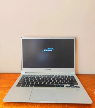Portátil Samsung i5 Windows 11