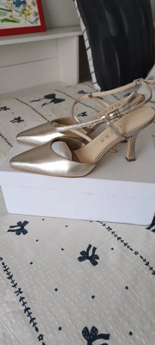 Zapatos Guess Mujer Talla 41 Dorados