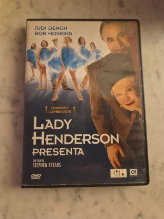 DVD Lady Henderson presenta