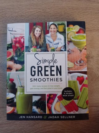 Simple green smoothies: 100+