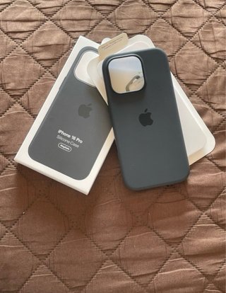 Cover MagSafe iPhone 16 Pro nuova