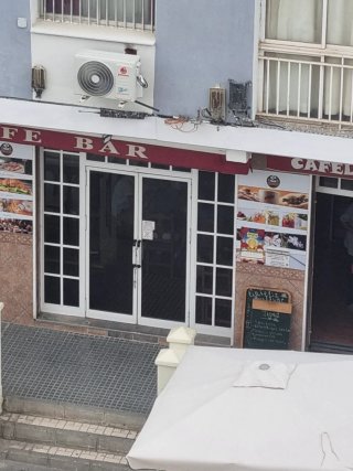 Puerta de Aluminio Blanco para Escaparate