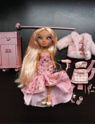 Muñeca Rainbow High Sabrina St Cloud