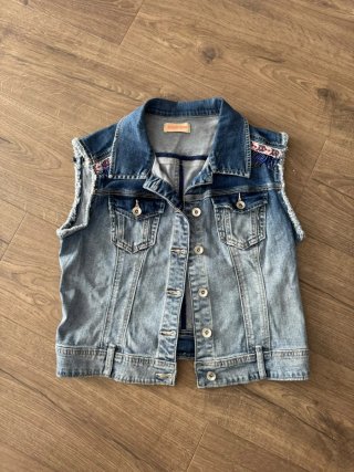 Chaleco vaquero Stradivarius fantasía