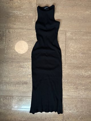 Vestido largo negro ajustado