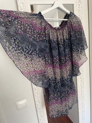 Camisola floral con volantes