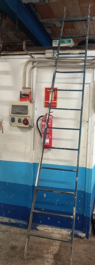 Escalera de Acero 3,30 Metros
