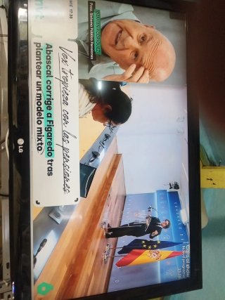 Televisor LG 42 Negro es la normal no tiene pie