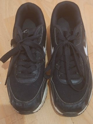 Zapatillas Nike Negras y Blancas