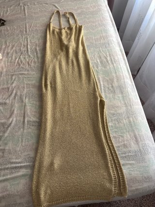 Vestido Largo Dorado Espalda Abierta