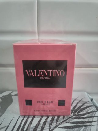 Perfume Valentino Donna Born In Roma Intense